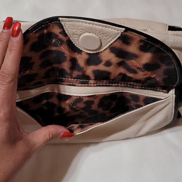 B.Makowsky Black Cream Leather Shoulder Bag Purse - Picture 7 of 15